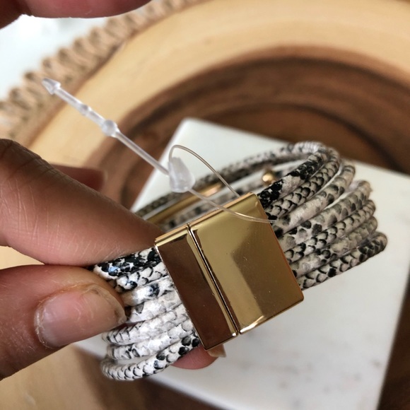 Snake 🐍 Print Bracelet - Picture 4 of 6